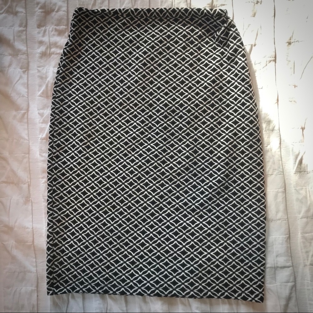 Mossimo black and white geometric pencil skirt med